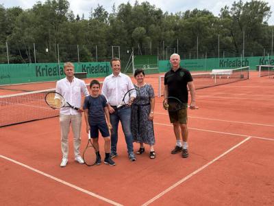 Feierliche Eröffnung Red-Court-Tennisplätze